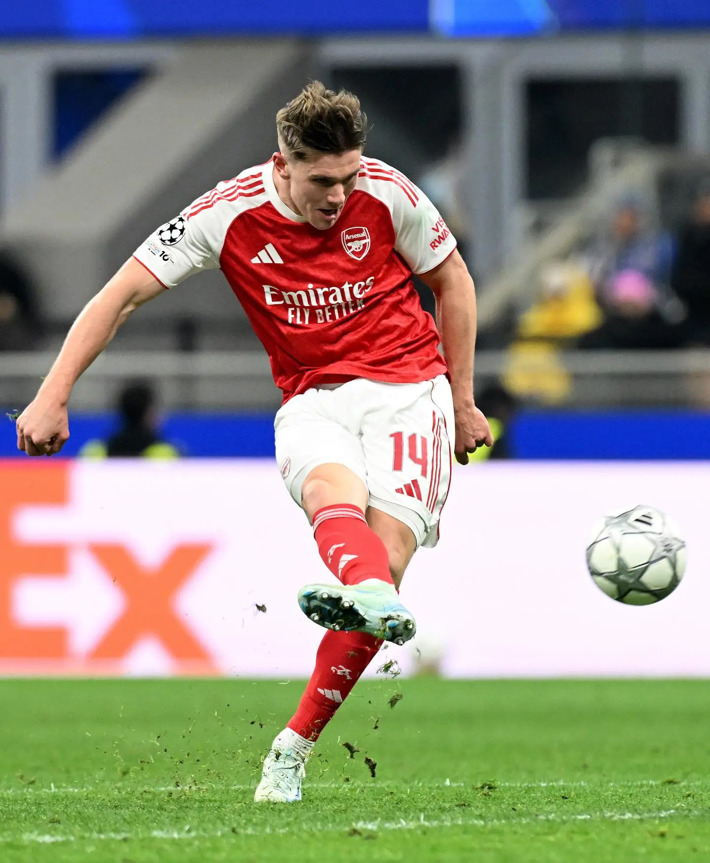 开云体育APP-对阵国米替补登场破门,哲凯赖什社媒庆祝胜利:欧冠之夜