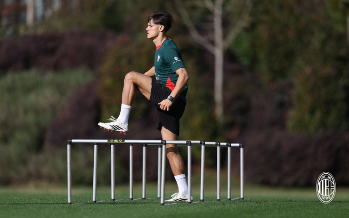 开云下载-米兰开启新一周训练备战|AC米兰|ac米兰|工作_新浪体育_新浪新闻