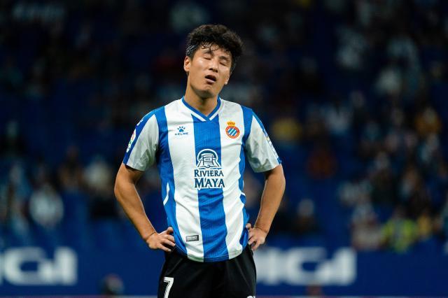 开云体育网址-武磊被孤立？媒评：射门能力不足 遭队友忽视不意外