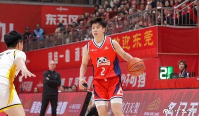 kaiyun-74比95惨败丢冠！女篮霸主狂输21分被掀翻：1年连丢三冠太惨了|四川队|山西队|李梦|总冠军|韩旭_新浪体育_新浪新闻