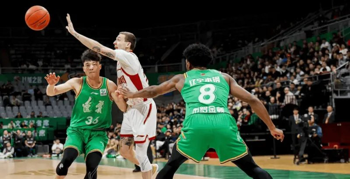 乌戈上任盘活4将！莫兰德统领内线，付豪效率暴涨，2后卫打成主力|辽宁|王岚|王岚嵚|鄢手骐|篮板_新浪体育_新浪新闻